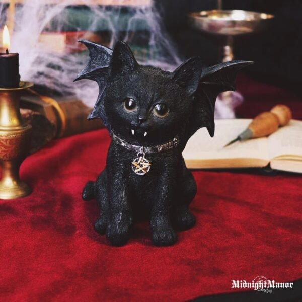 Katė Vampyras Kačiukas Vampyriukas Juoda Raganiška Katė