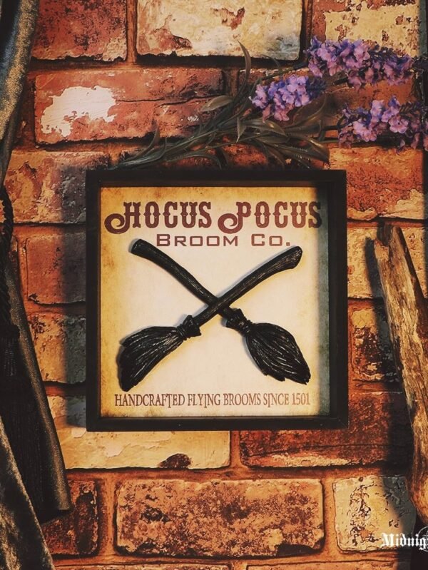 Raganų Šluotų Gamybos Kompanija Hocus Pocus