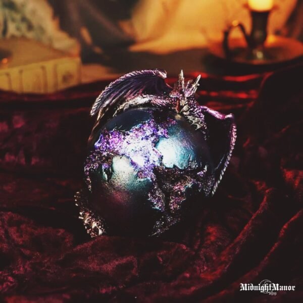 Kristalų Drakonas Šviečiantis Tarpeklių Saugotojas